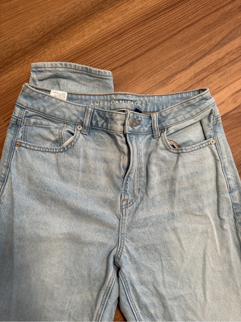 American Eagle Outfitters Light Wash High-Rise Women's Jeans